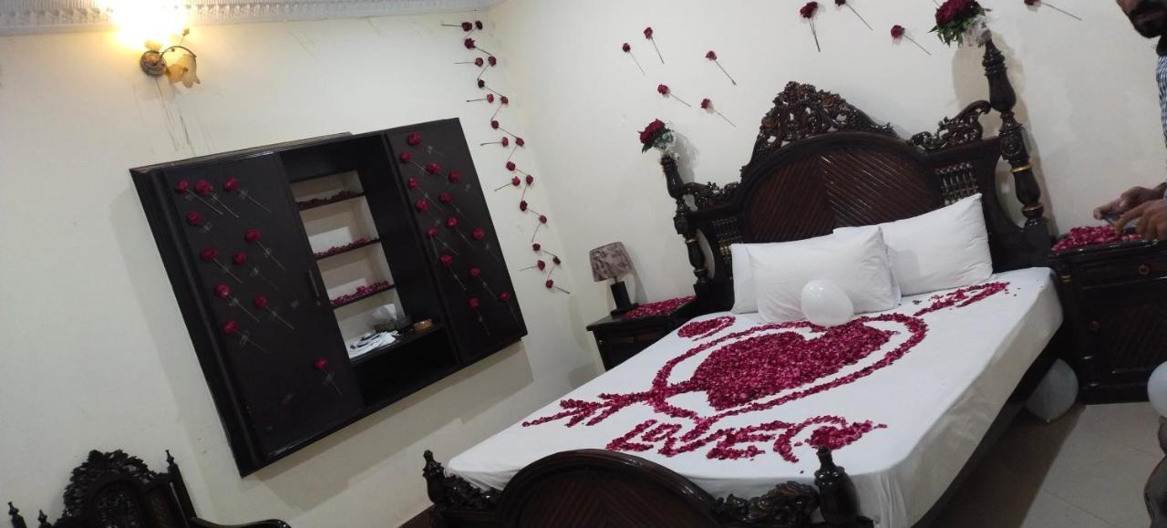 Hotel Shelton Palace Multan Bagian luar foto